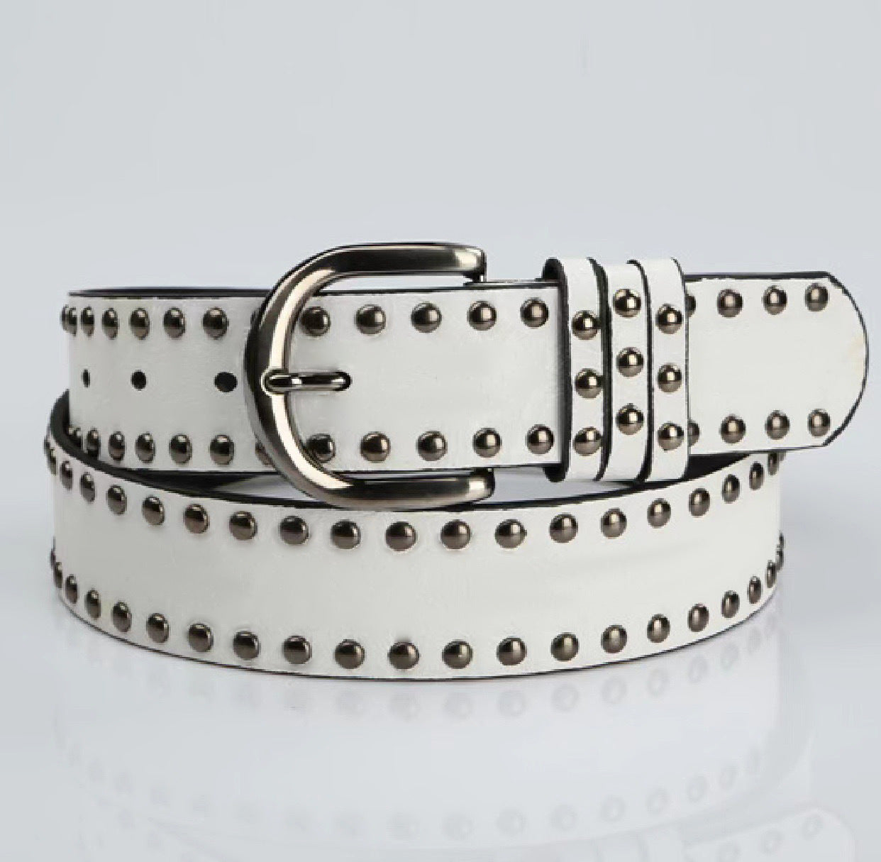 Ceinture Femme – Cuir Souple avec Boucle Ardillon et Rivets Décoratifs